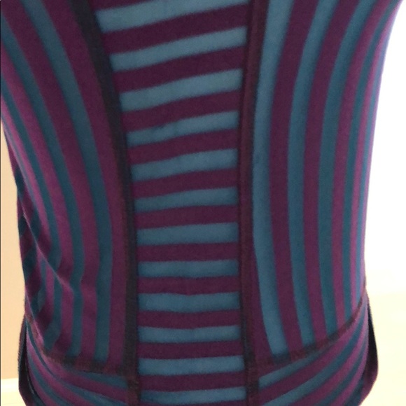 Trendy sheer top! Size M NWT - Picture 10 of 11